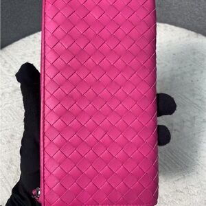 Bottega Veneta Elegant Pink Woven Women's wallet
